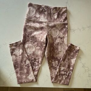 Athleta Elation High Rise 7/8 printed legging, EUC.